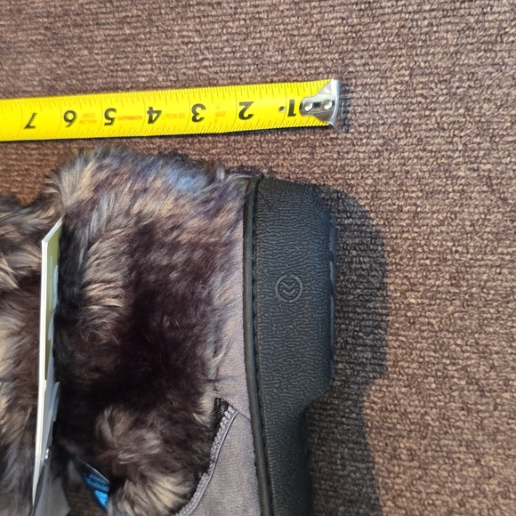 ISOTONER BRAND WOMEN'S GRAY AND BLACK FAUX FUR ANKLE BOOTS SIZE MEDIUM 7… - Picture 8 of 13